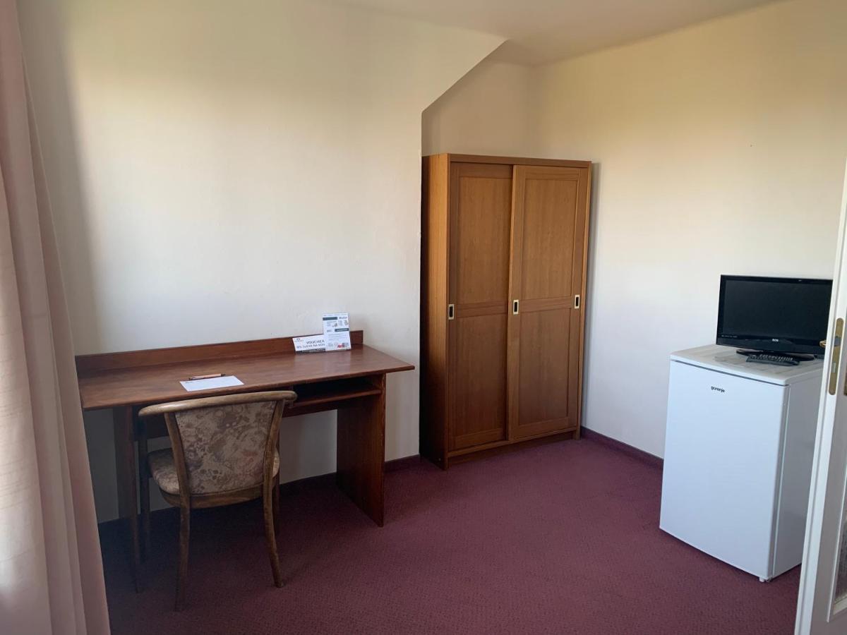 Hotel-Pension Kamyk Prag Exteriör bild