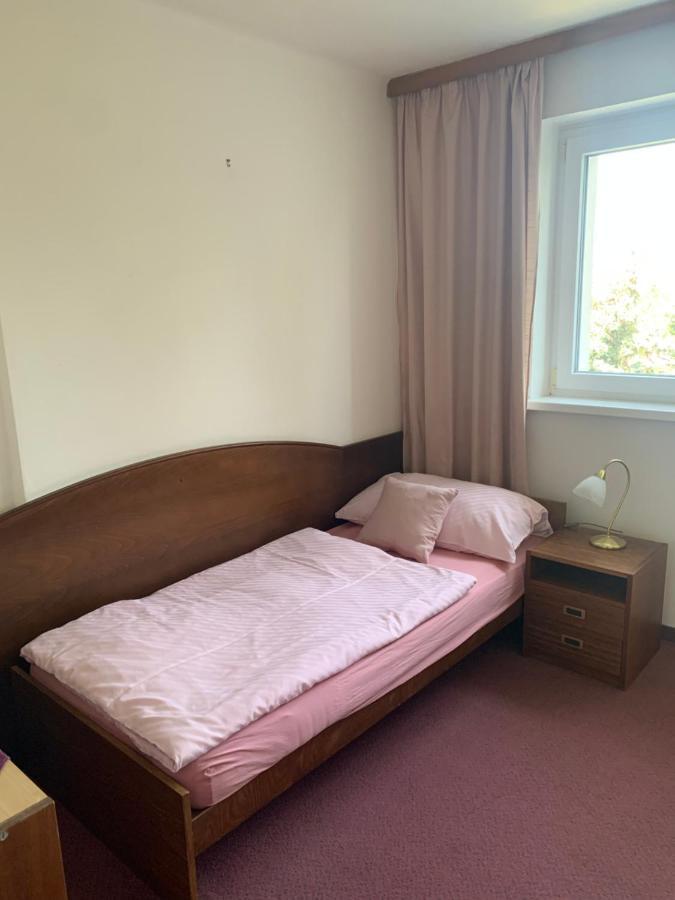 Hotel-Pension Kamyk Prag Exteriör bild