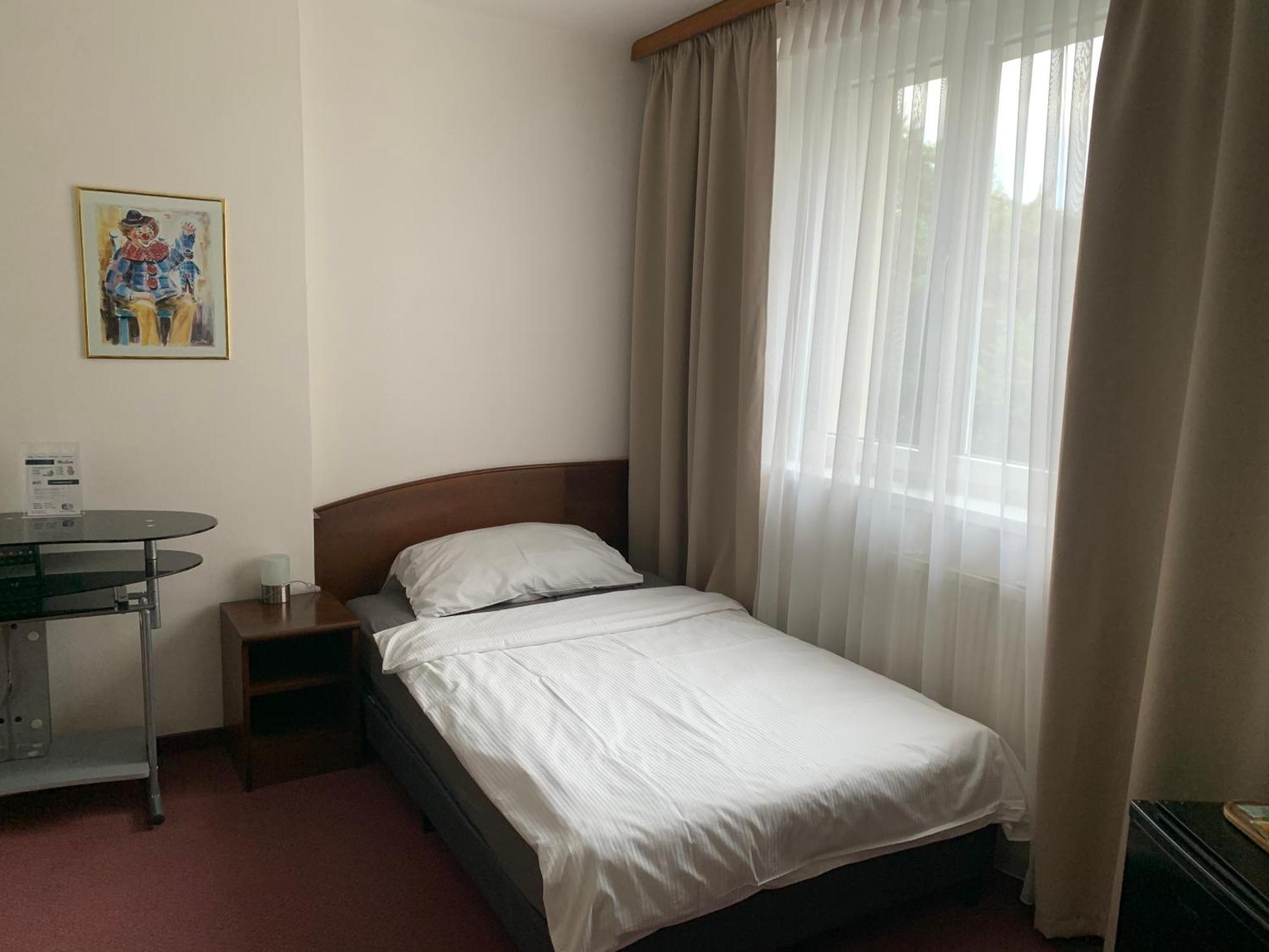 Hotel-Pension Kamyk Prag Exteriör bild