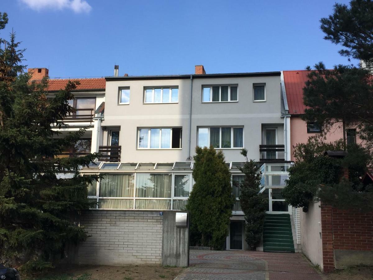 Hotel-Pension Kamyk Prag Exteriör bild