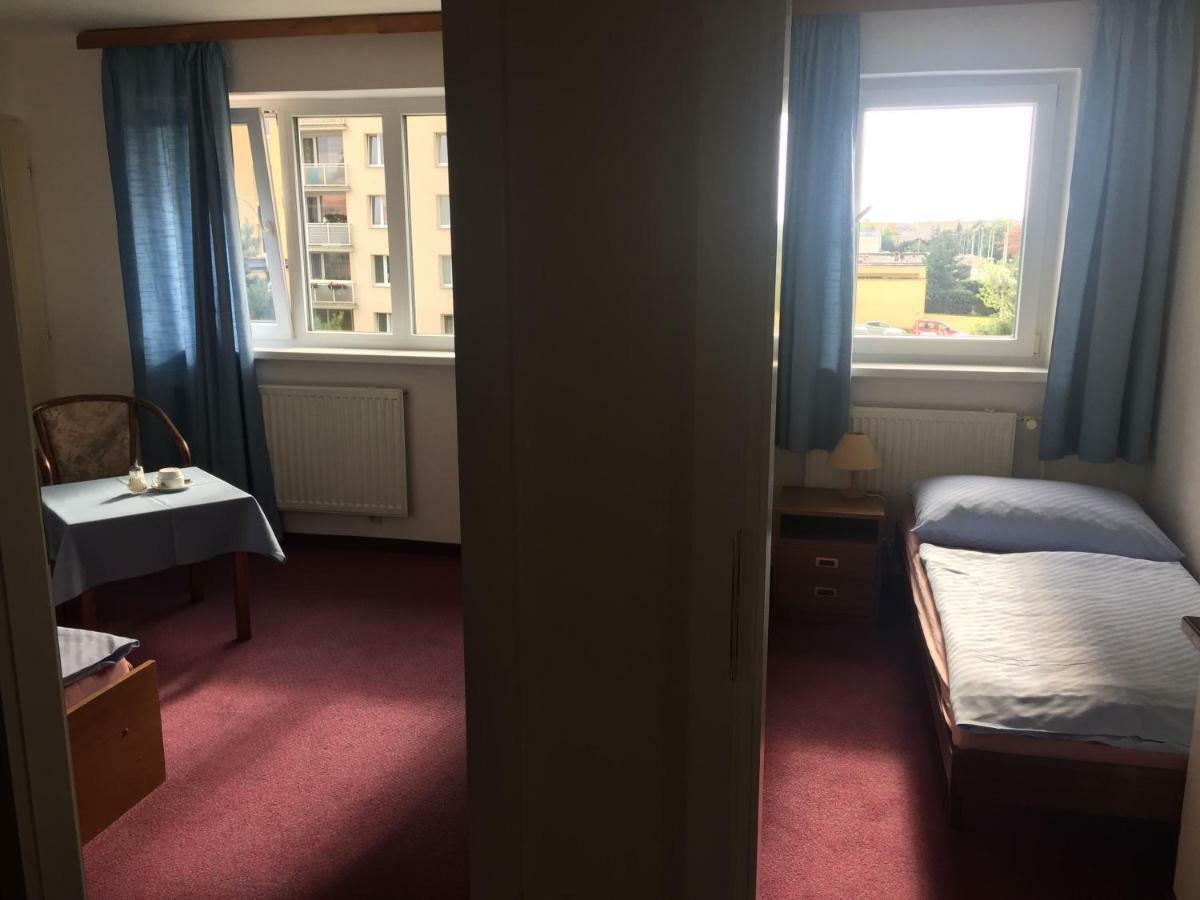 Hotel-Pension Kamyk Prag Exteriör bild